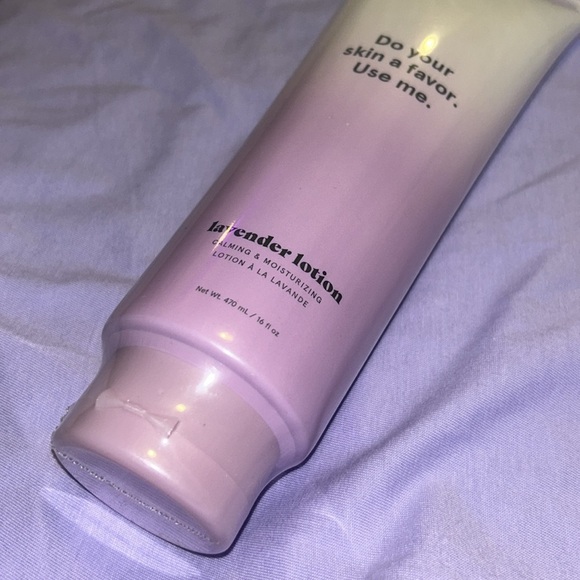 NEW GRACE & STELLA LAVENDER BODY LOTION - Picture 3 of 4